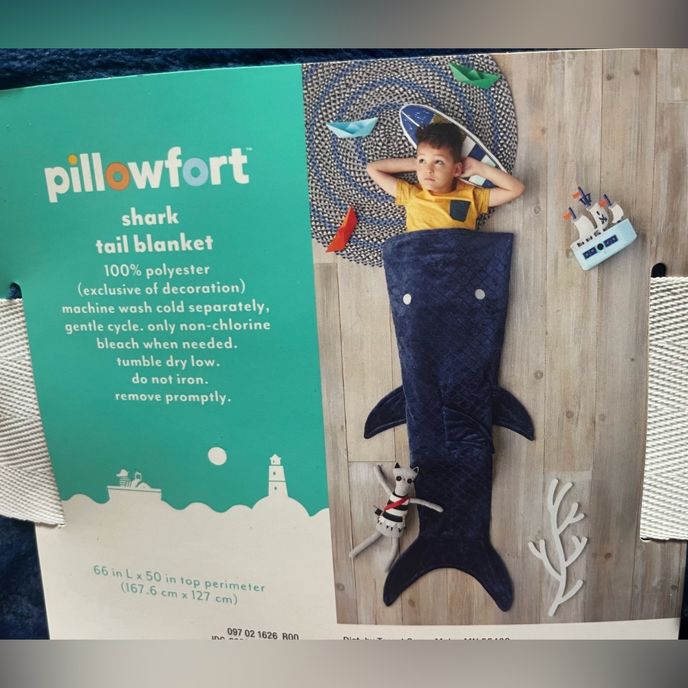 NWT kids shark tail blanket - never used still in package!